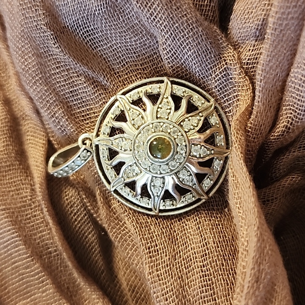 Sterling silver pendant. Opal with cz.